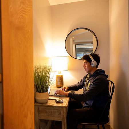 Alpenglow Lodge Family & Work Retreat By Mva Whistler Exteriör bild